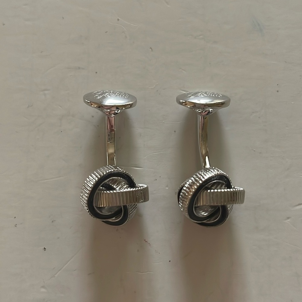 NWOB Saks Fifth Avenue Classic Knot Cuff Links for Men; Metal Silver Color